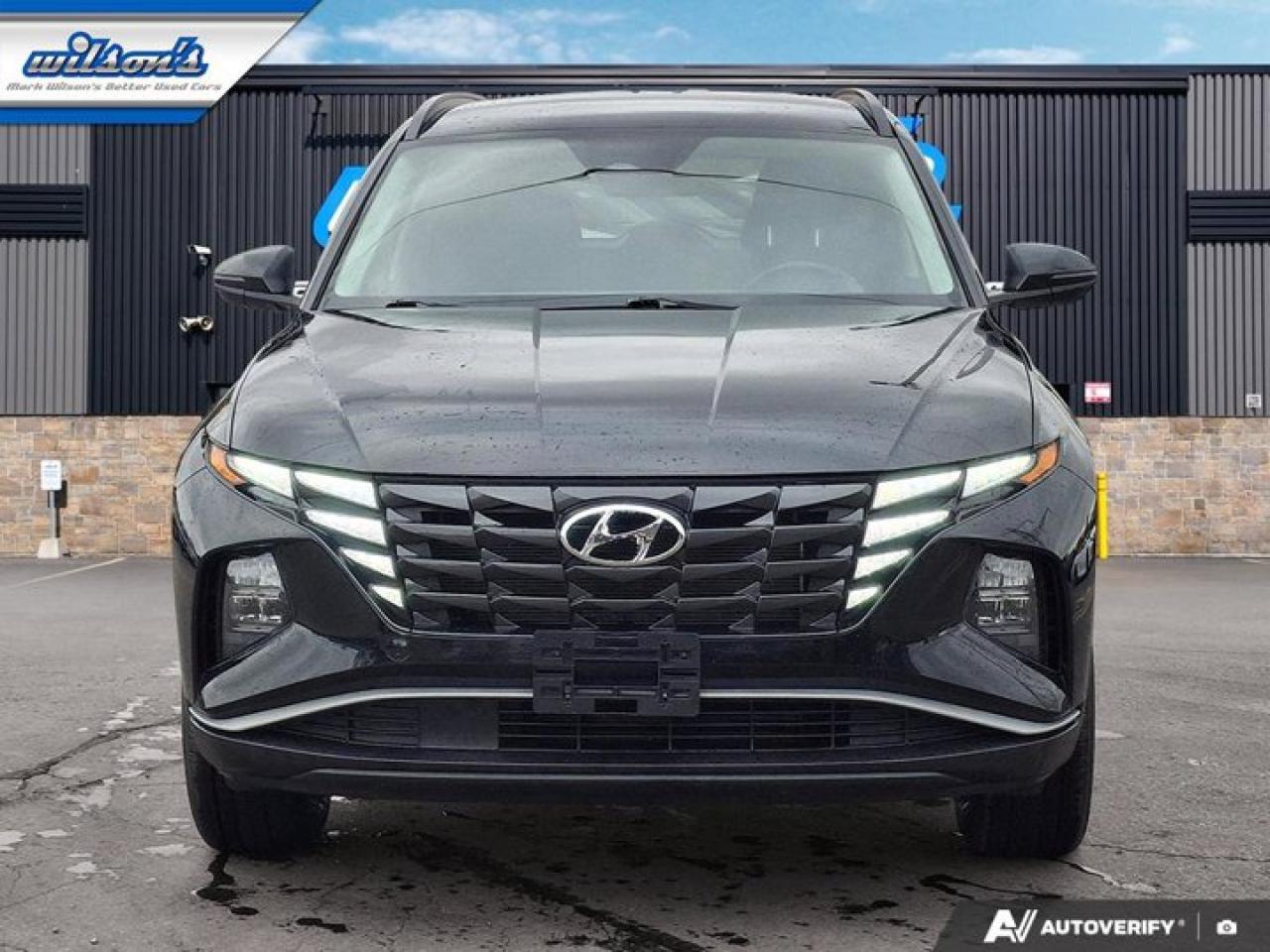 2024 Hyundai Tucson Preferred AWD | Navi | Heated Seats + Steering | Keyless Entry | Remote Start | and More ! Photo