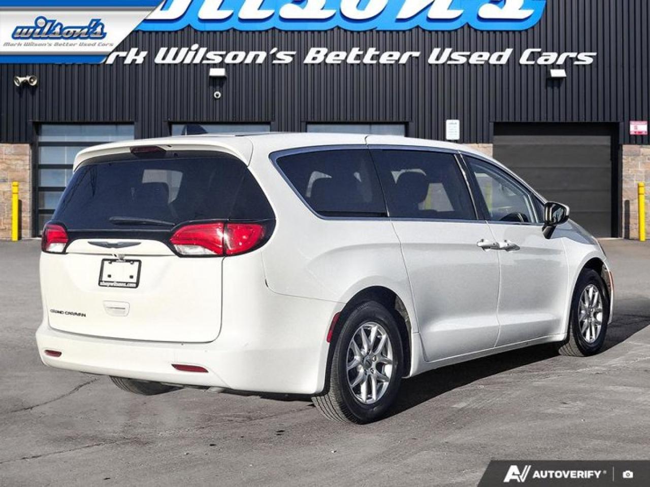 2022 Dodge Grand Caravan SXT | Power Sliding Doors & Tailgate | Apple CarPlay | Android Auto | Remote Start | and More ! Photo4