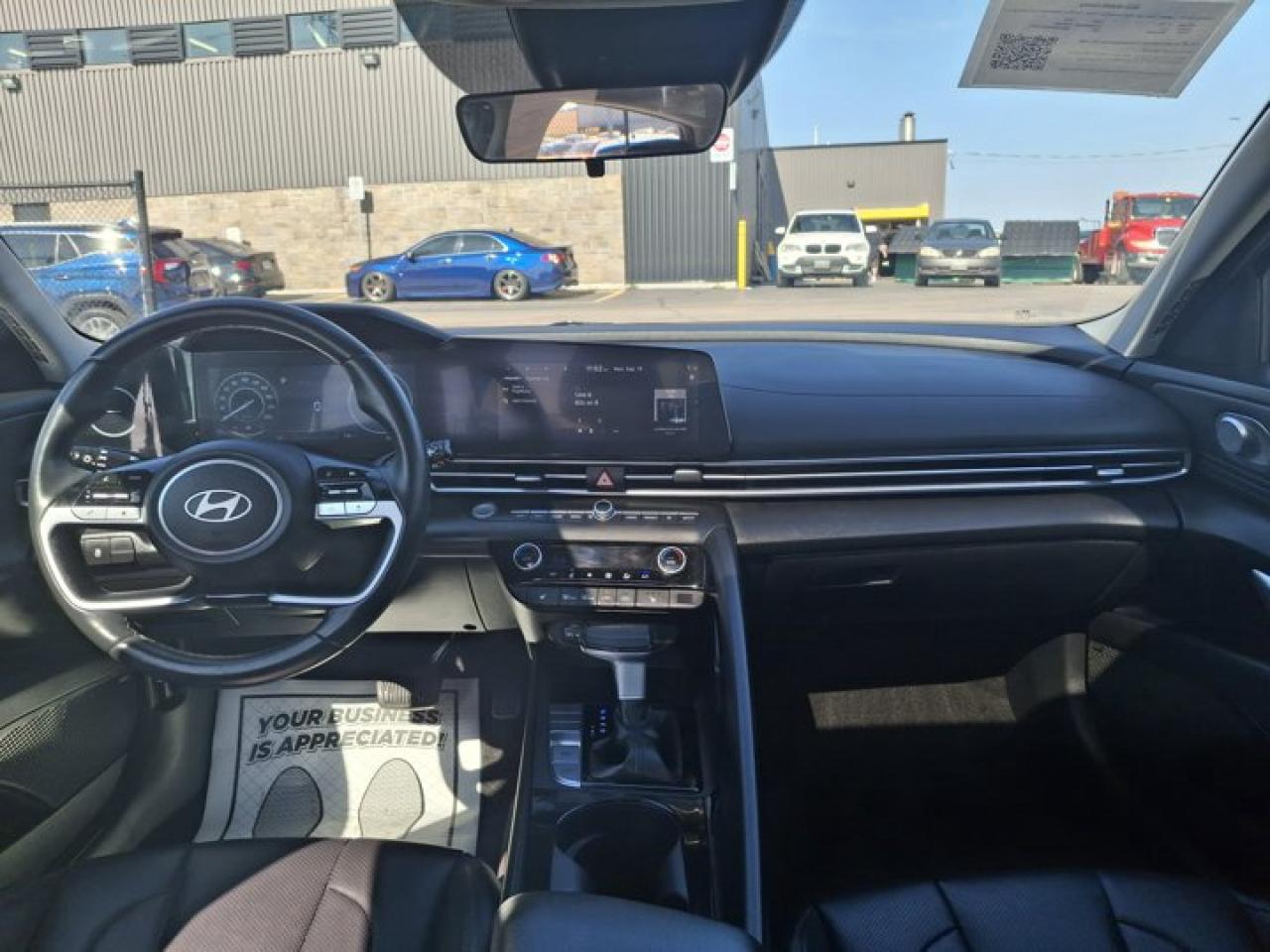 2025 Hyundai Elantra Luxury | Leather | Sunroof | Nav | Adaptive Cruise | CarPlay | Android Auto | and More ! Photo