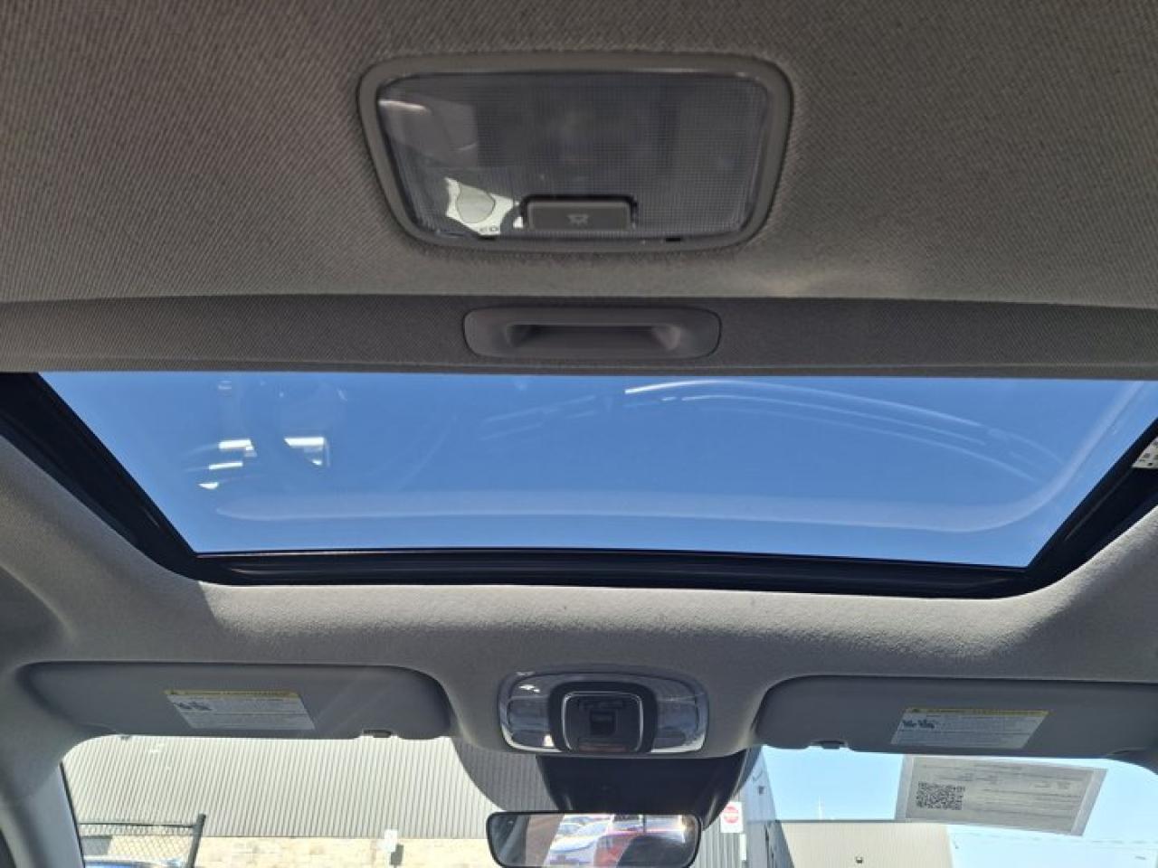 2025 Hyundai Elantra Luxury | Leather | Sunroof | Nav | Adaptive Cruise | CarPlay | Android Auto | and More ! Photo