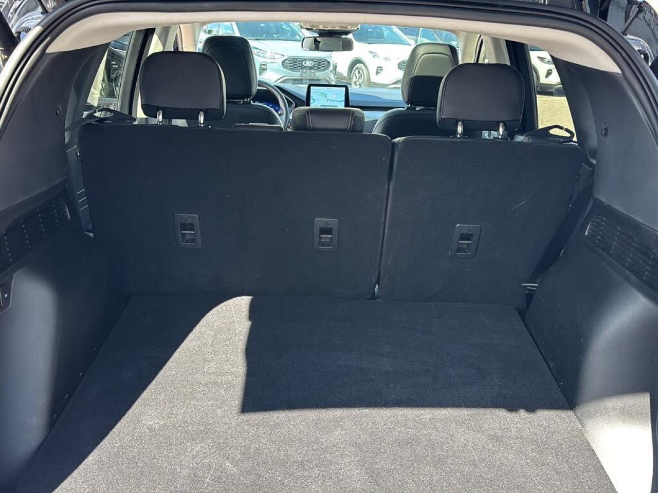 2021 Ford Escape Titanium AWD Hybrid Photo5