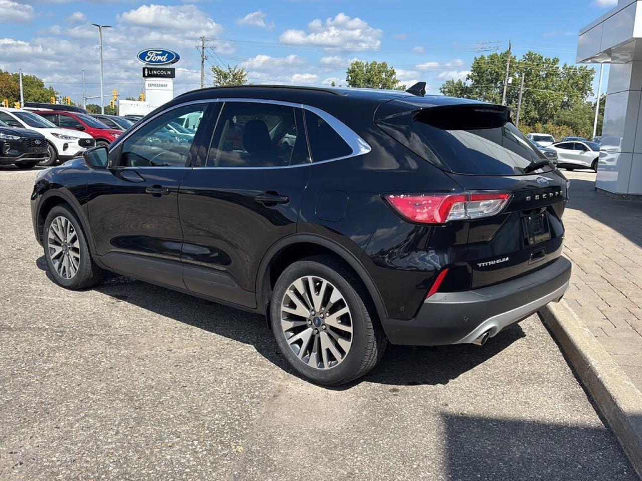 2021 Ford Escape Titanium AWD Hybrid Photo5
