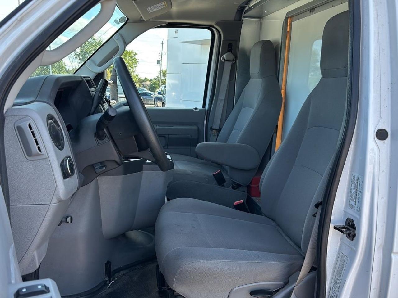 2024 Ford E-Series Cutaway 7.3L GAS ENGINE DRW, 176"WB 16' BOX! Photo5