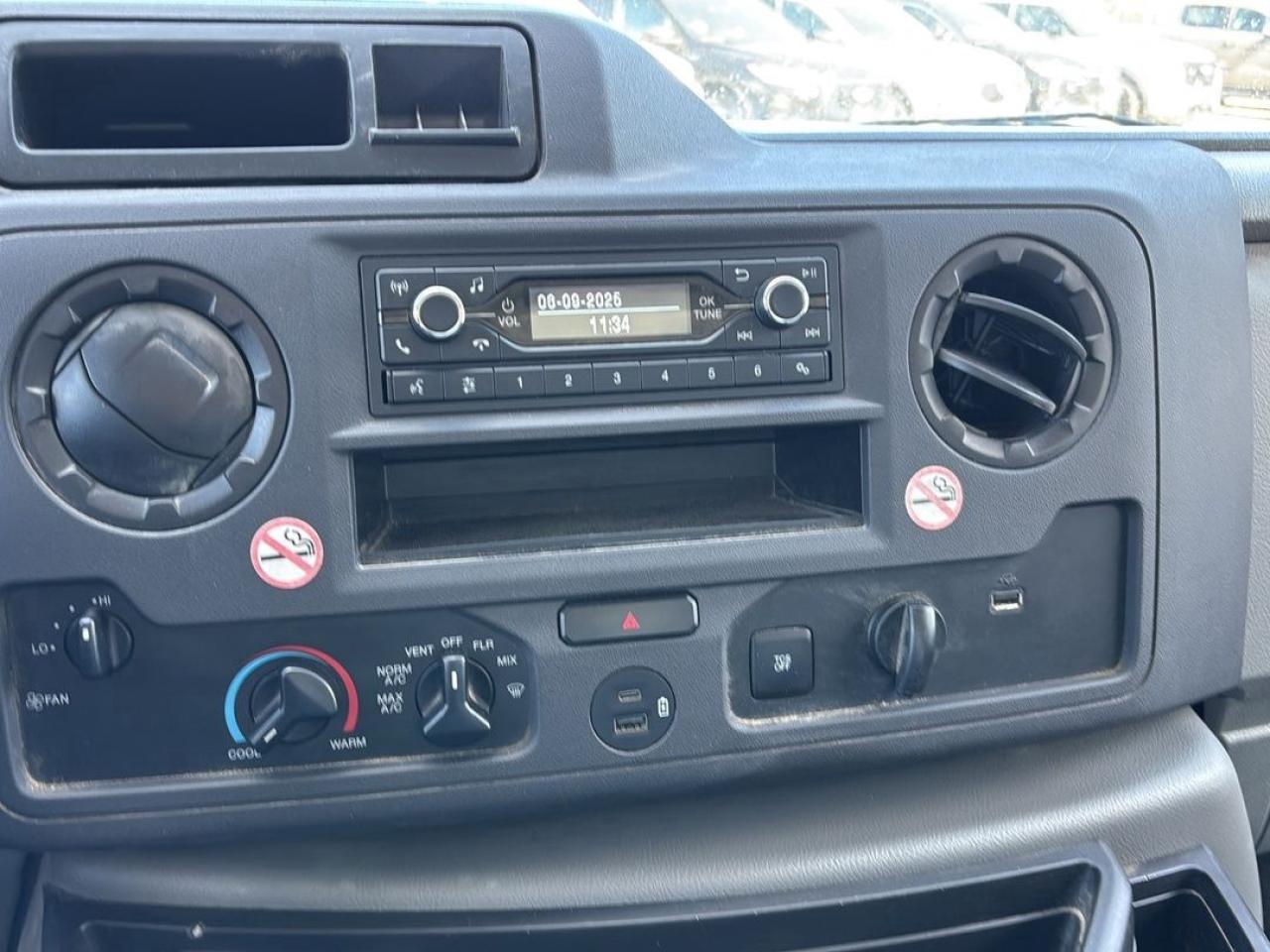 2024 Ford E-Series Cutaway 7.3L GAS ENGINE DRW, 176"WB 16' BOX! Photo5