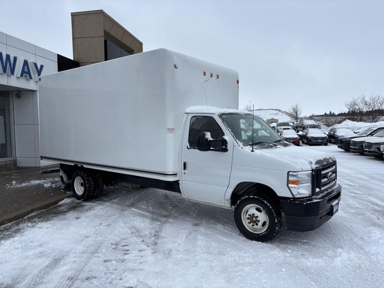 2024 Ford E-Series Cutaway 7.3L GAS ENGINE DRW, 176"WB 16' BOX! Photo1