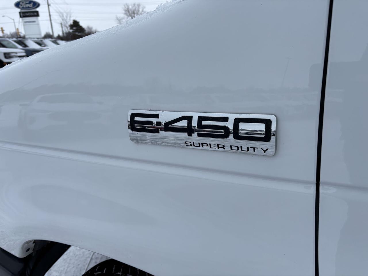 2024 Ford E-Series Cutaway 7.3L GAS ENGINE, DRW, 16' BOX, CUBE VAN! Photo