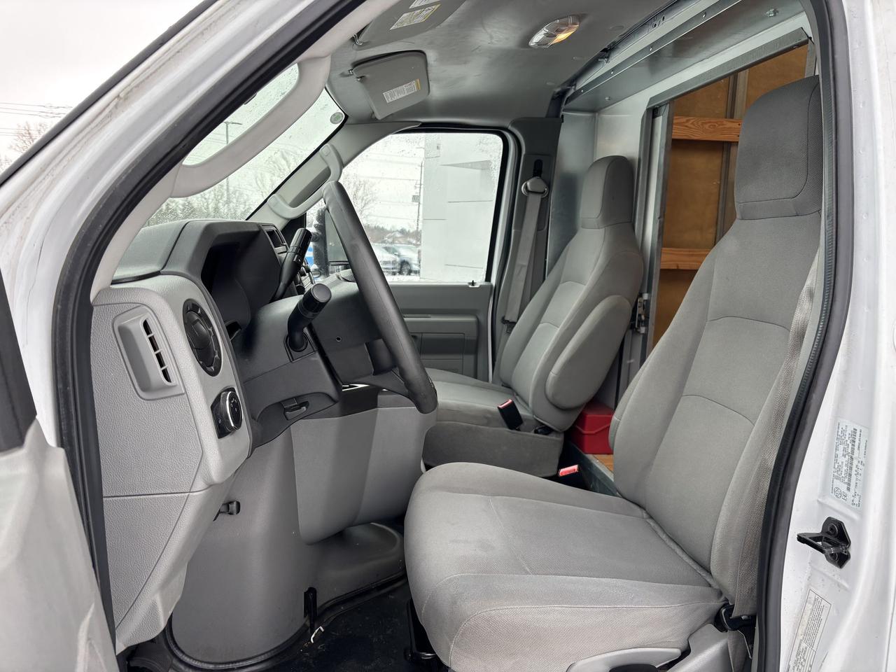 2024 Ford E-Series Cutaway 7.3L GAS ENGINE, DRW, 16' BOX, CUBE VAN! Photo