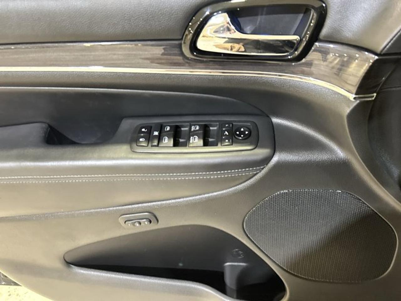 2021 Jeep Grand Cherokee Overland 4x4 | Protech Group (AZX) | Photo