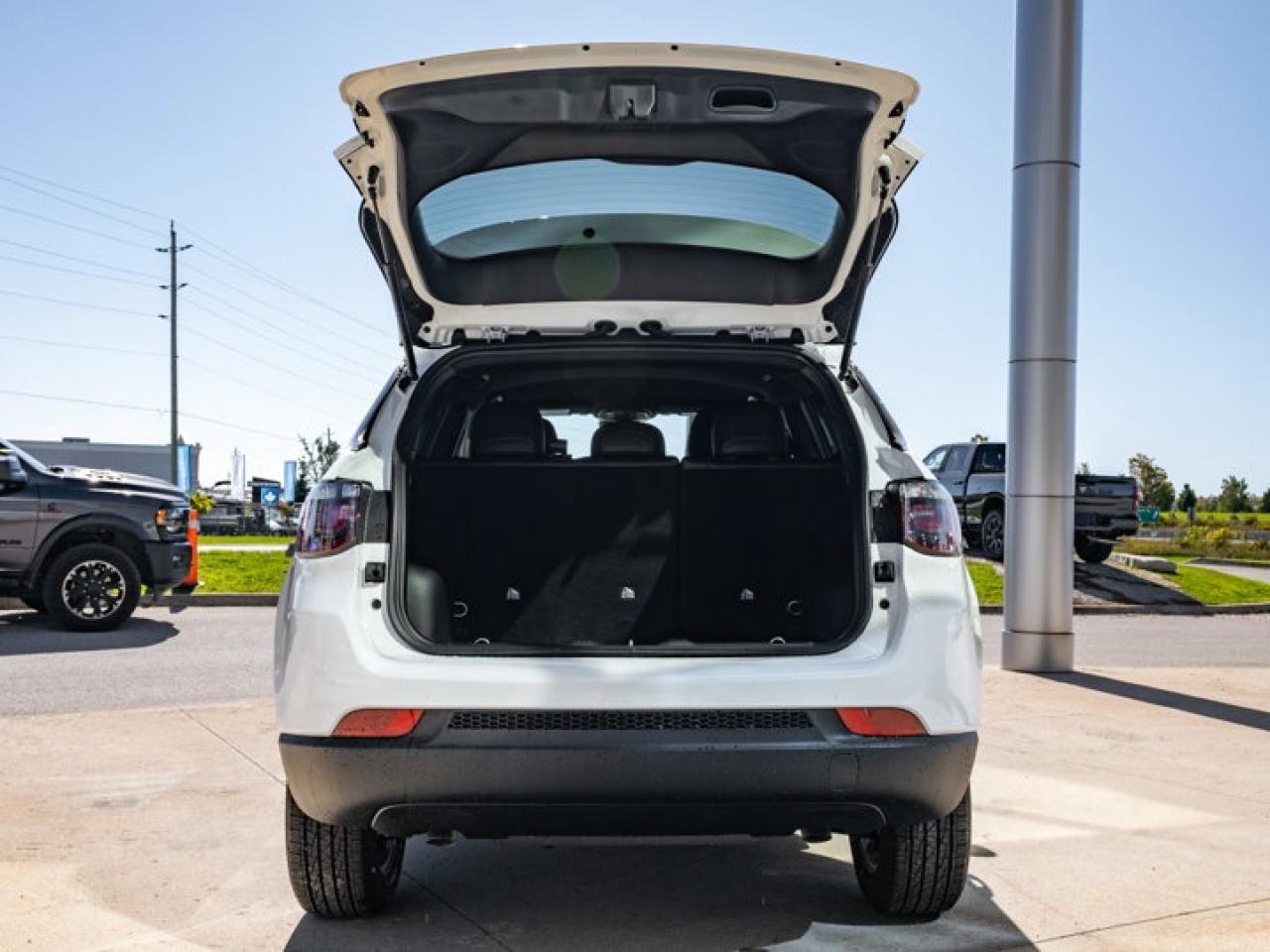 2026 Jeep Compass NORTH Photo