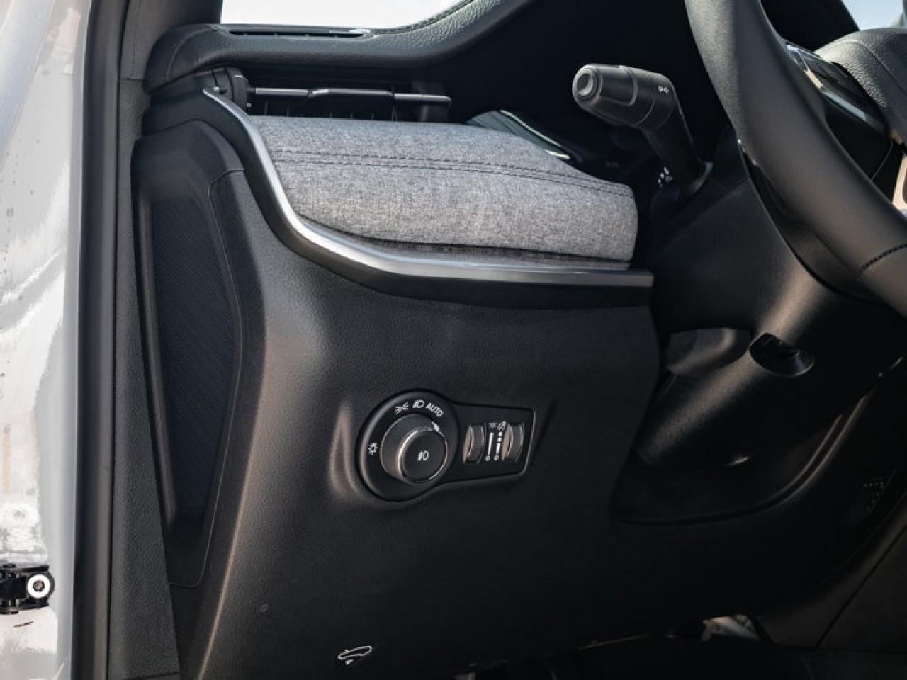 2026 Jeep Compass NORTH Photo