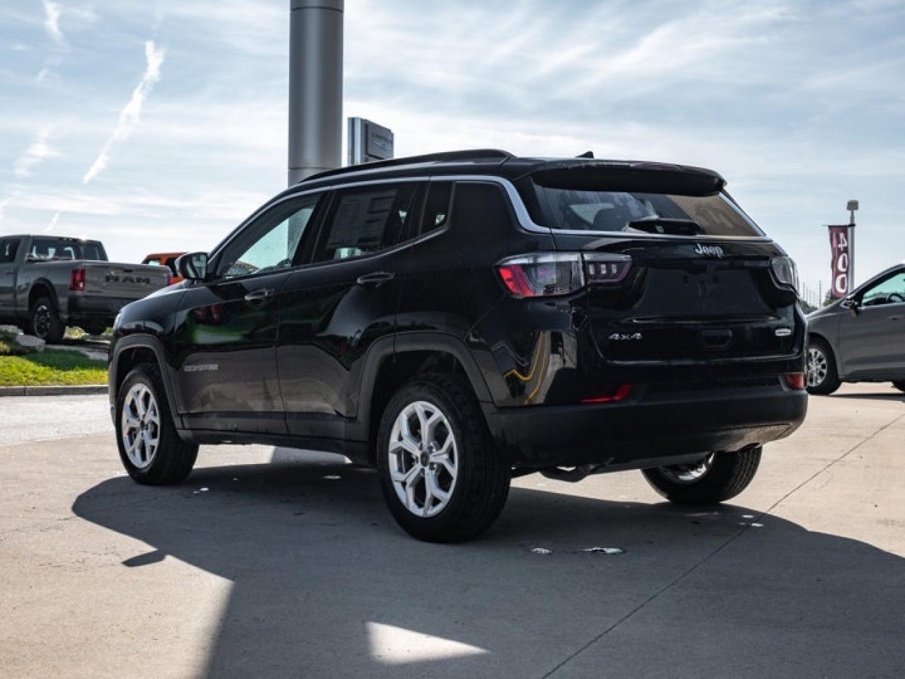 2026 Jeep Compass NORTH Photo4