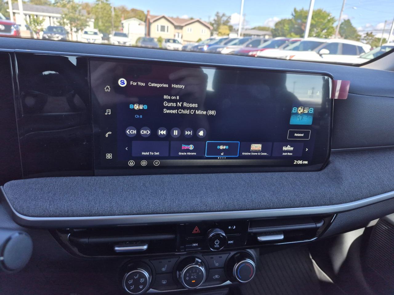 2026 Nissan Kicks S Photo9