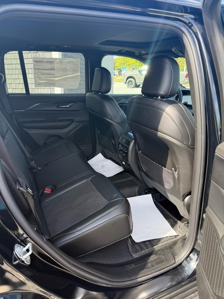 2025 Jeep Grand Cherokee ALTITUDE 4X4 Photo39