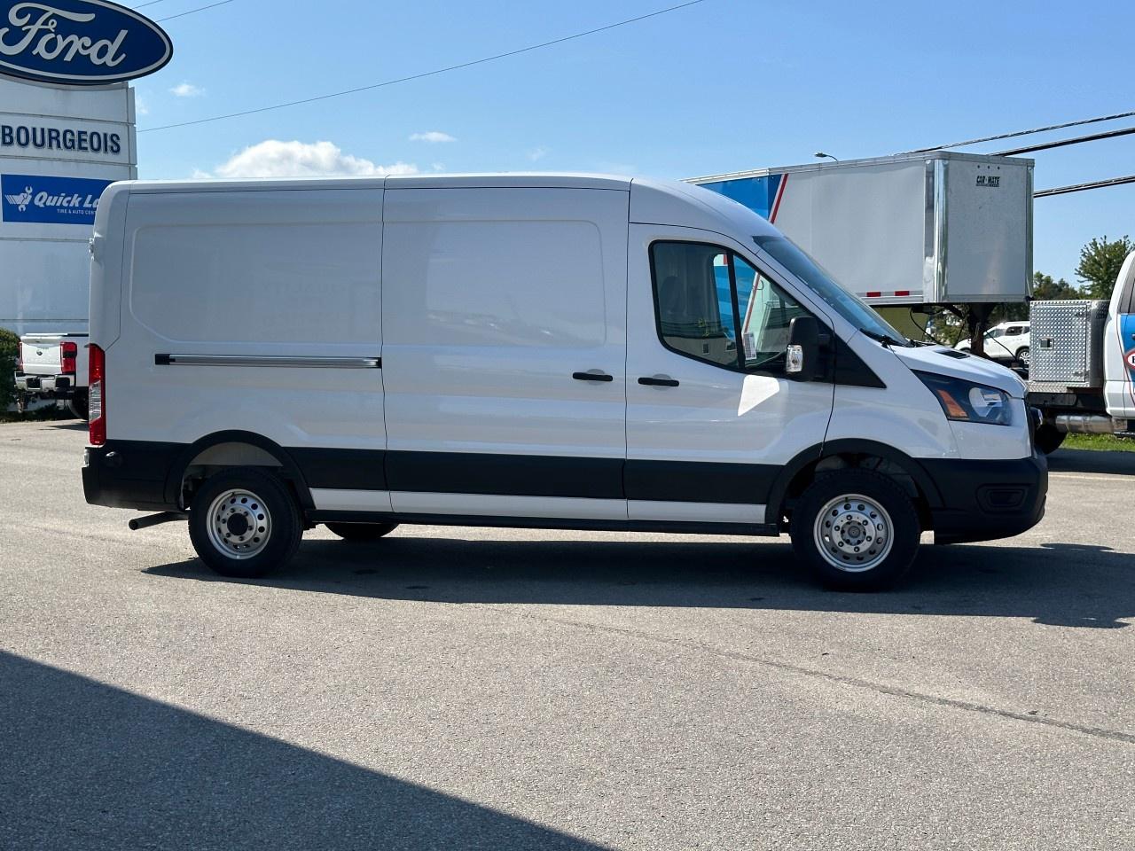 2025 Ford Transit Cargo Van T-250 148" MED RF 9070 GVWR AWD Photo4