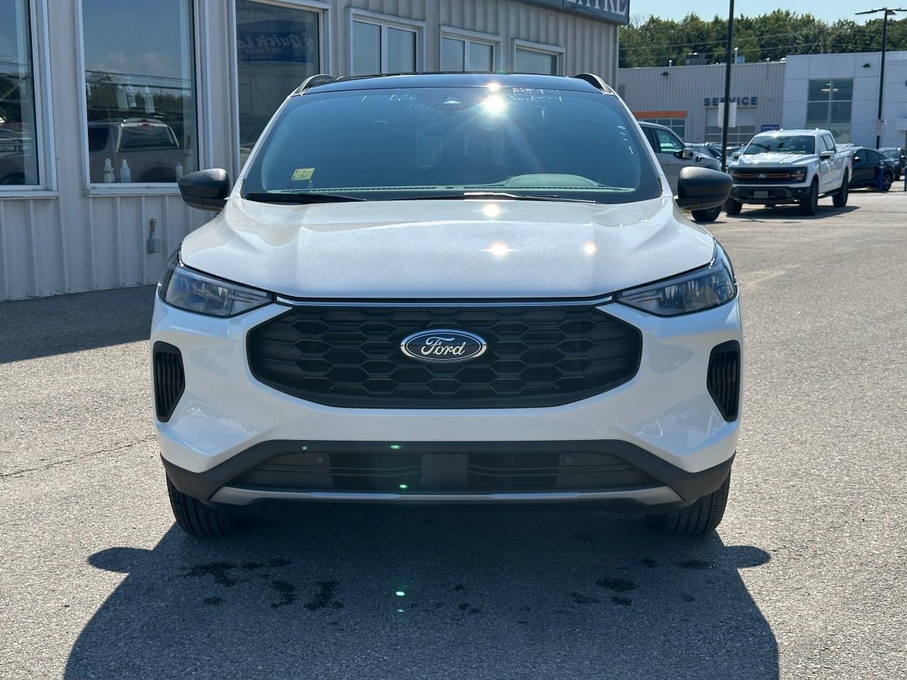 2025 Ford Escape ST-Line AWD Photo2