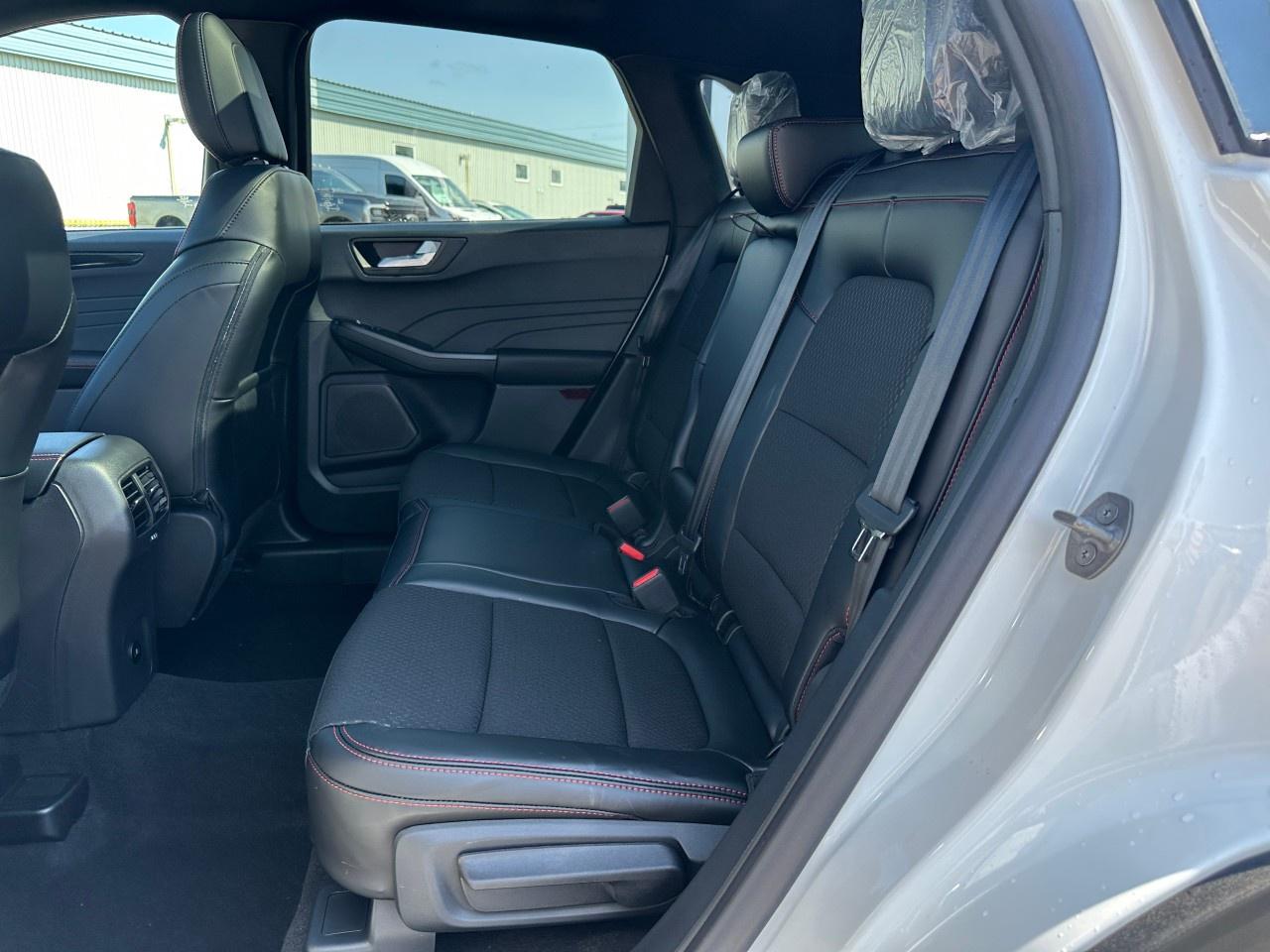 2025 Ford Escape ST-Line AWD Photo