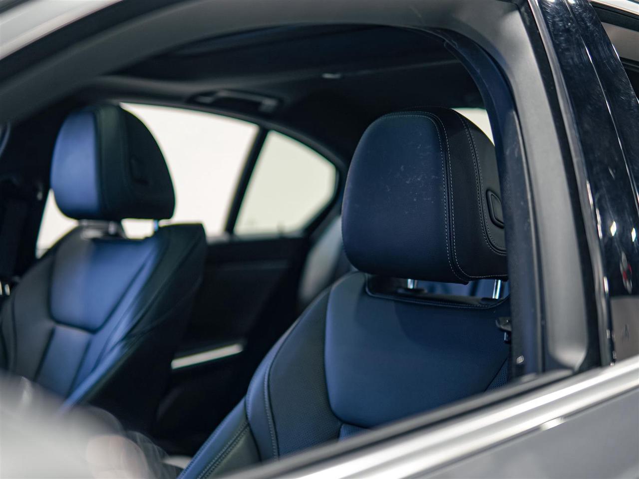 2023 BMW 330xi X DRIVE | NAV | NO ACCIDENTS | 7 BMW SERV REC Photo