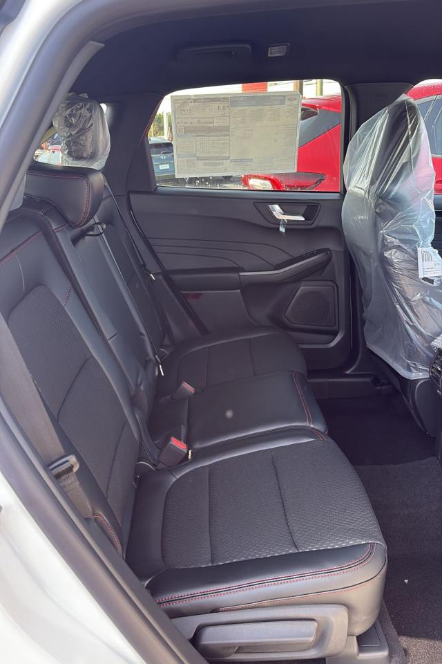 2025 Ford Escape ST-Line Photo4