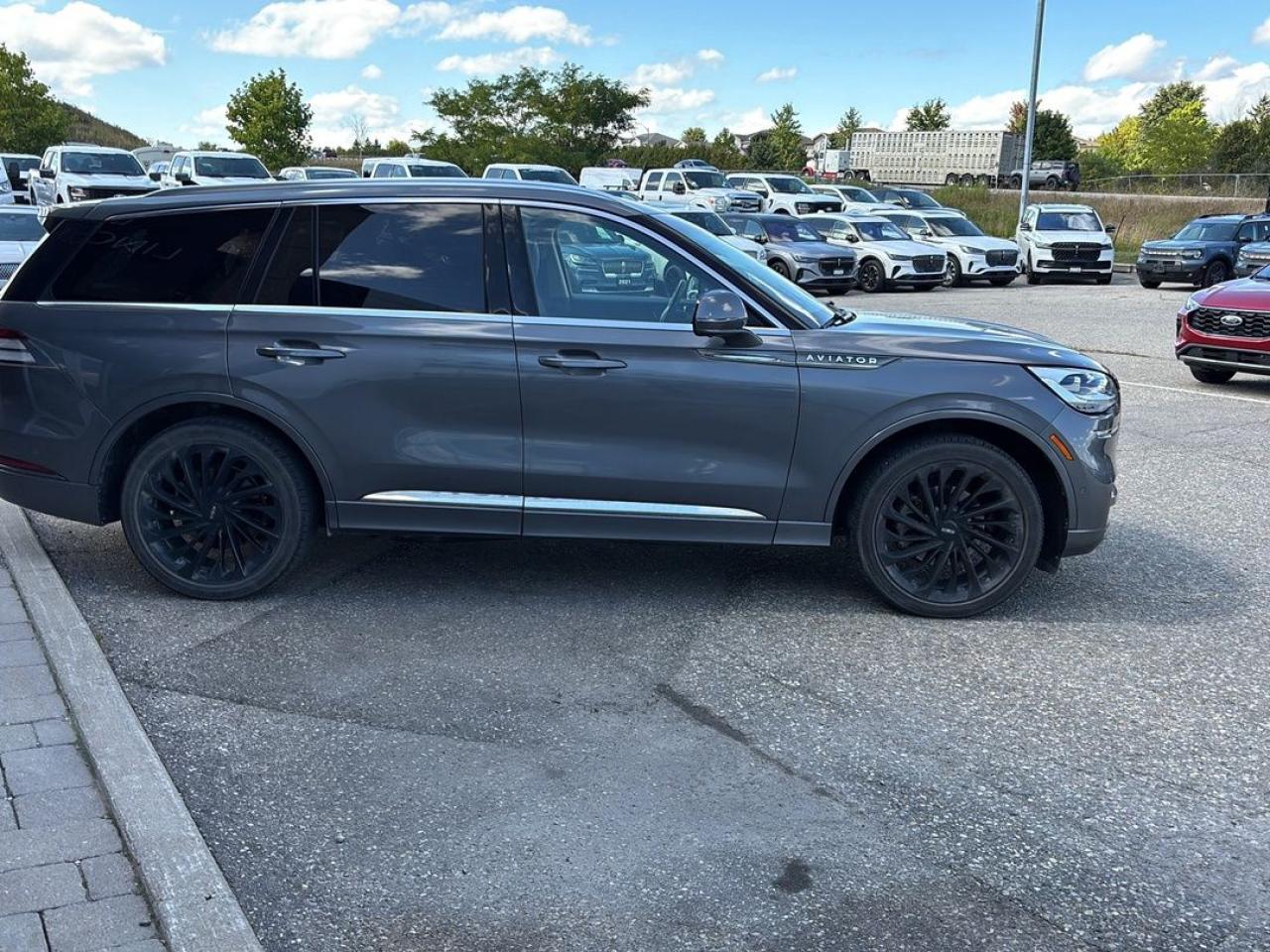2022 Lincoln Aviator Reserve Photo3