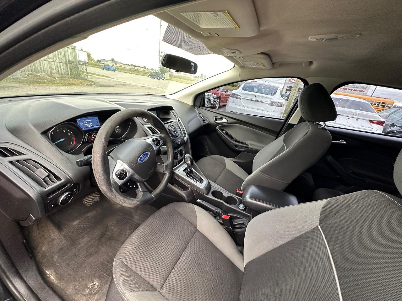 2014 Ford Focus AS IS, SE, POSSIBLE TRANSMISSION ISSUE, RUNS - Photo #9