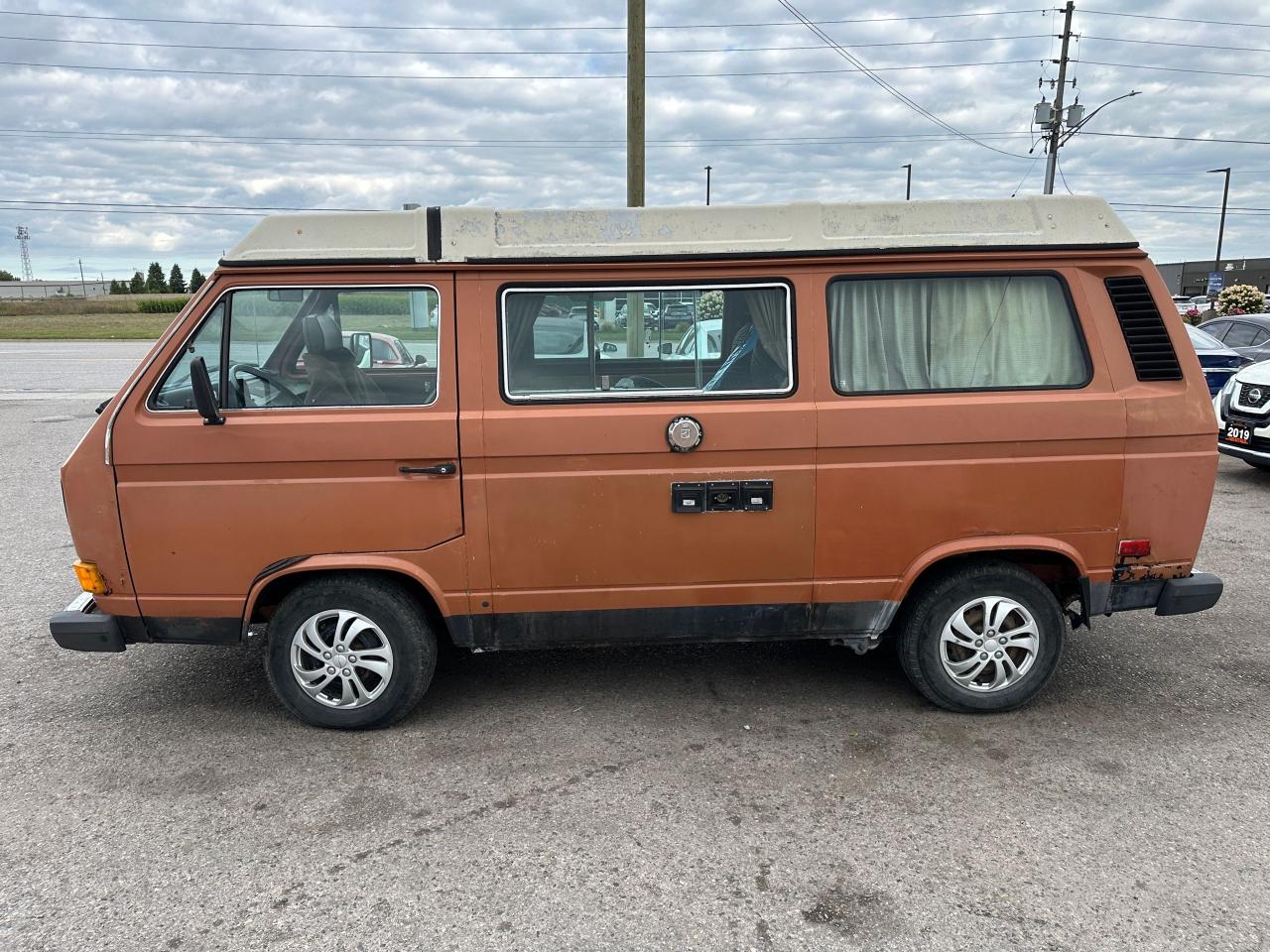 1982 Volkswagen Vanagon CAMPER, WESTFALIA, VANAGON, NEEDS TUNE UP - Photo #2