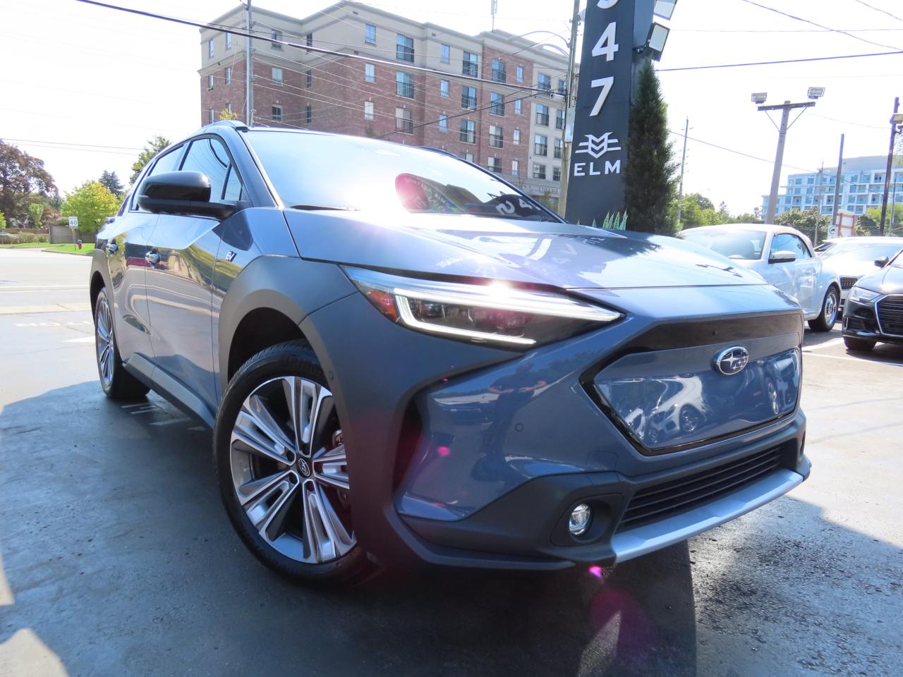 2023 Subaru Solterra W/LUXURY PACKAGE AWD - LEATHER - LOW KMS !! Photo