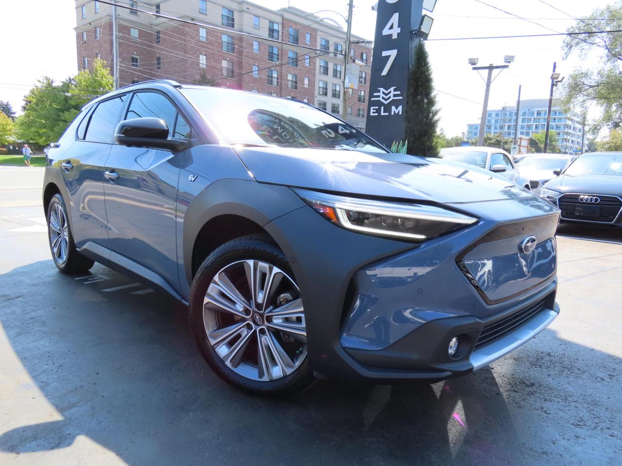 2023 Subaru Solterra W/LUXURY PACKAGE AWD - LEATHER - LOW KMS !! Photo