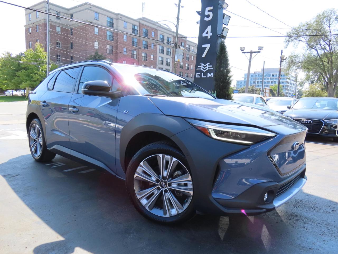 2023 Subaru Solterra W/LUXURY PACKAGE AWD - LEATHER - LOW KMS !! Photo