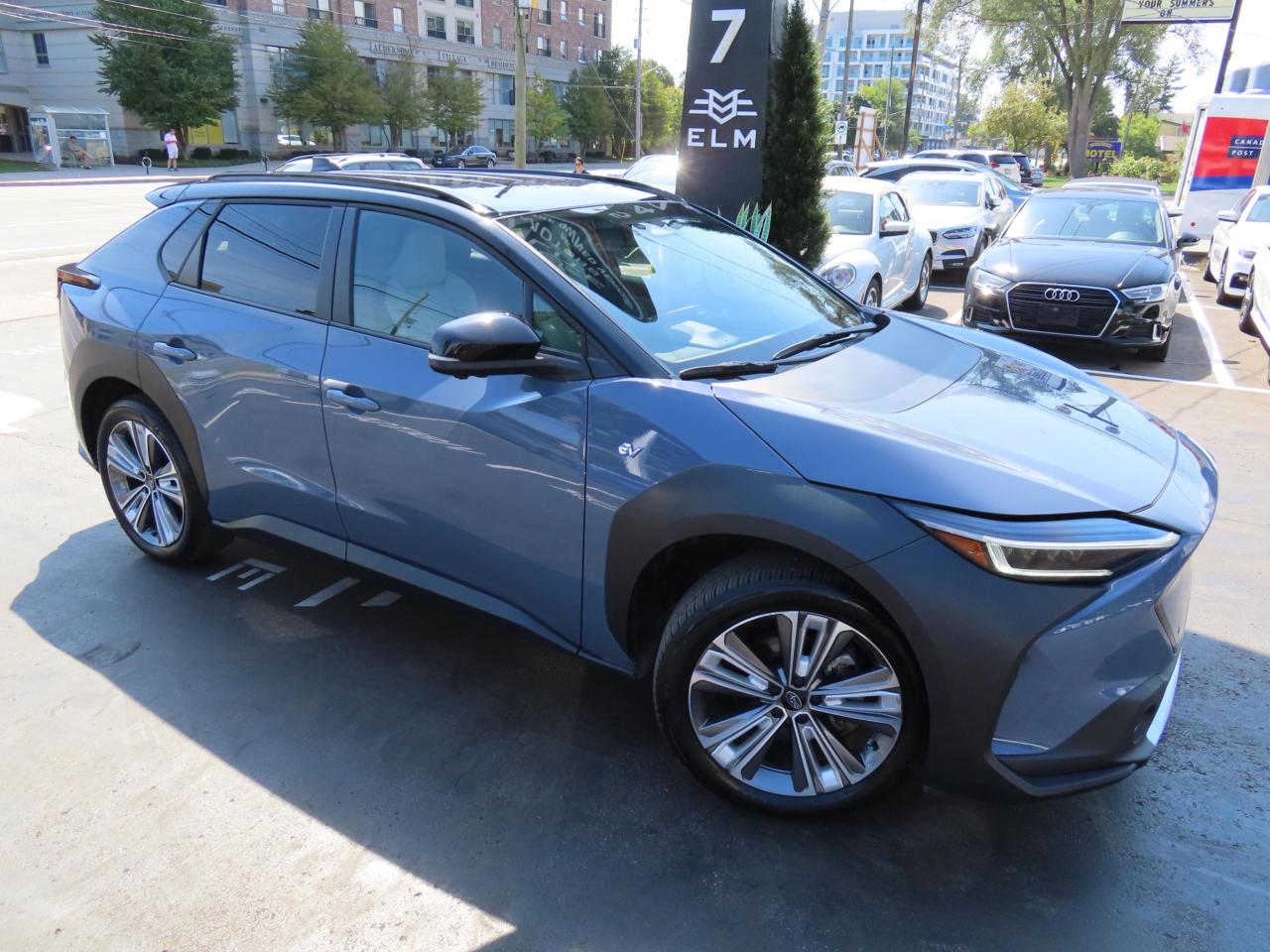 2023 Subaru Solterra W/LUXURY PACKAGE AWD - LEATHER - LOW KMS !! Photo