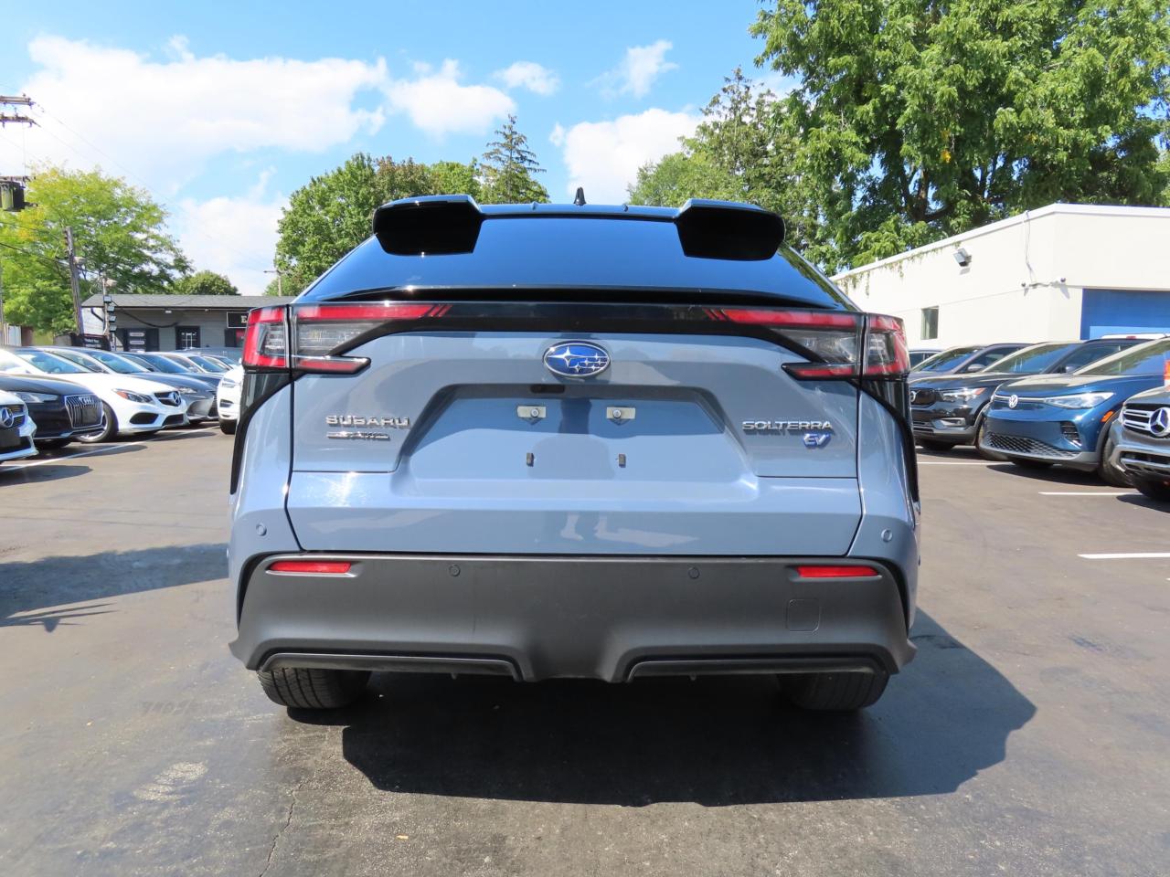 2023 Subaru Solterra W/LUXURY PACKAGE AWD - LEATHER - LOW KMS !! Photo