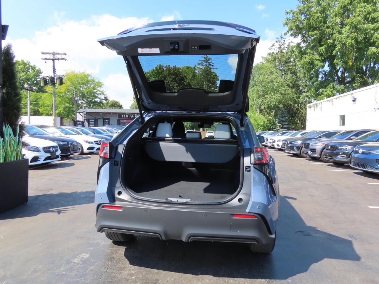 2023 Subaru Solterra W/LUXURY PACKAGE AWD - LEATHER - LOW KMS !! Photo