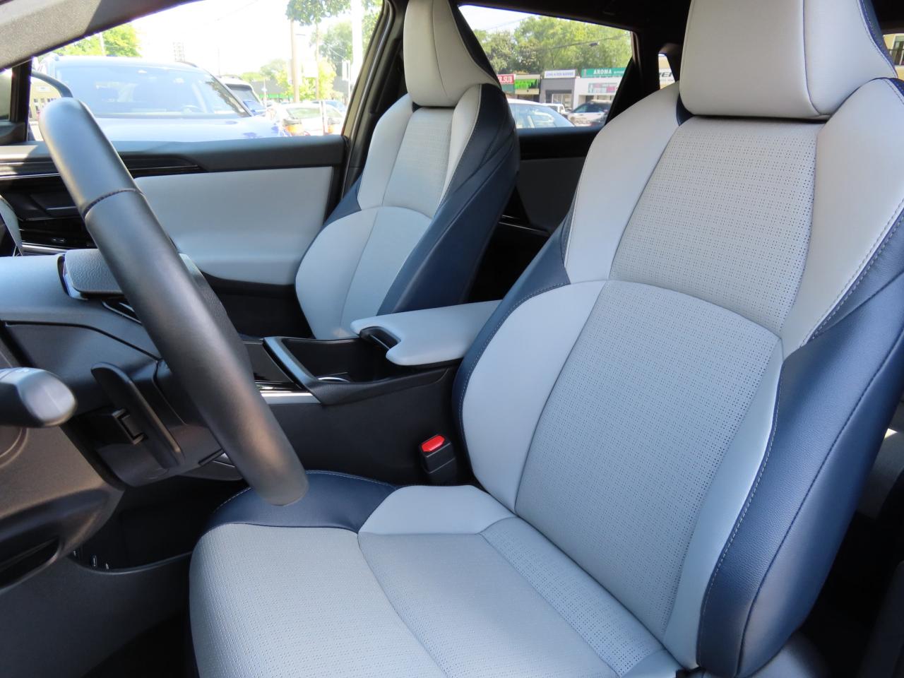 2023 Subaru Solterra W/LUXURY PACKAGE AWD - LEATHER - LOW KMS !! Photo