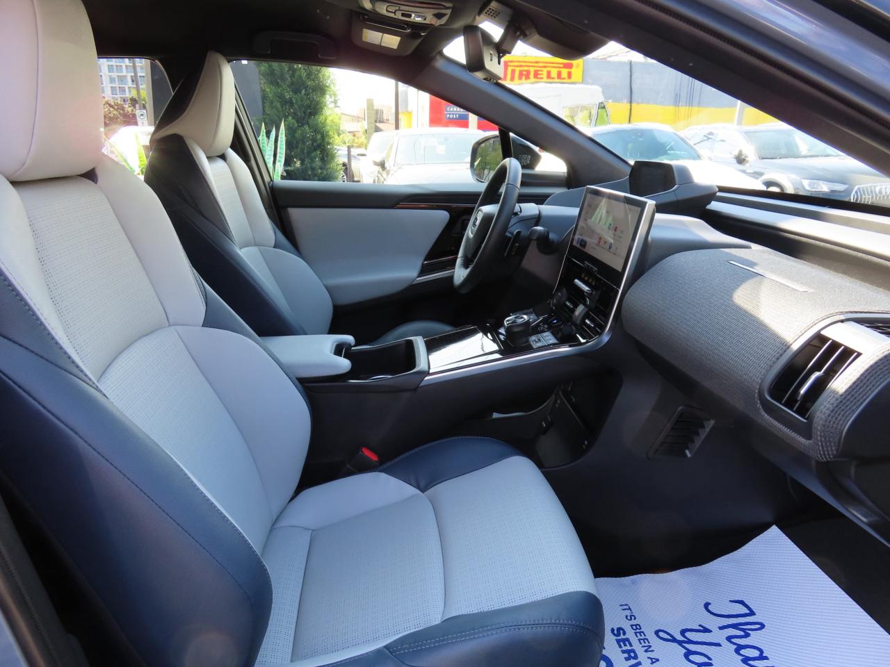 2023 Subaru Solterra W/LUXURY PACKAGE AWD - LEATHER - LOW KMS !! Photo