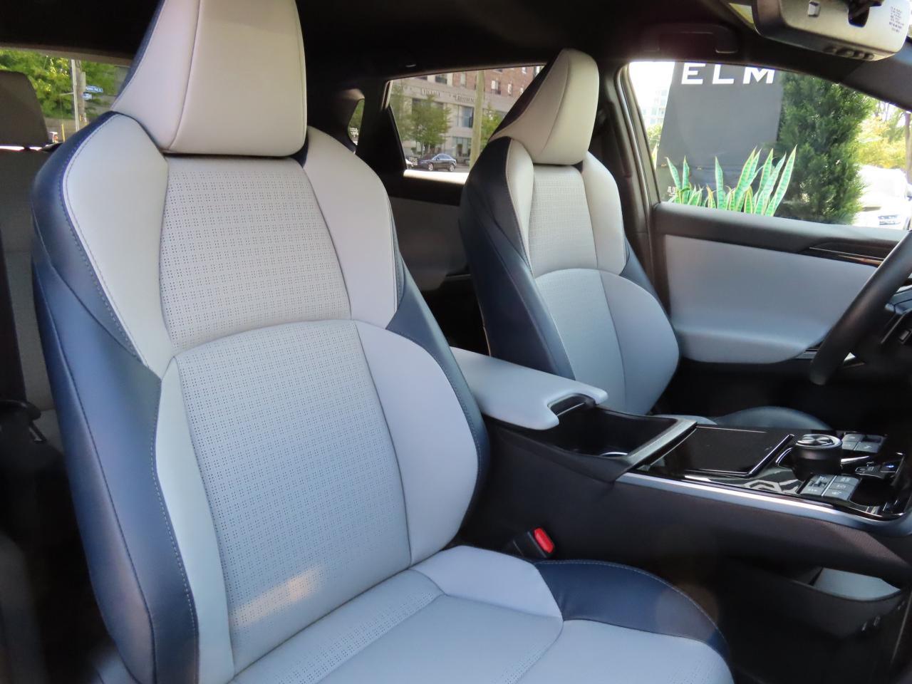 2023 Subaru Solterra W/LUXURY PACKAGE AWD - LEATHER - LOW KMS !! Photo