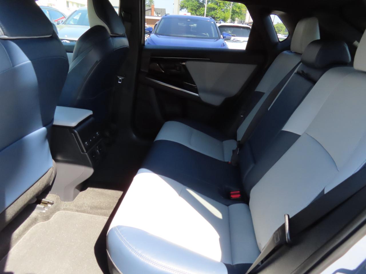 2023 Subaru Solterra W/LUXURY PACKAGE AWD - LEATHER - LOW KMS !! Photo