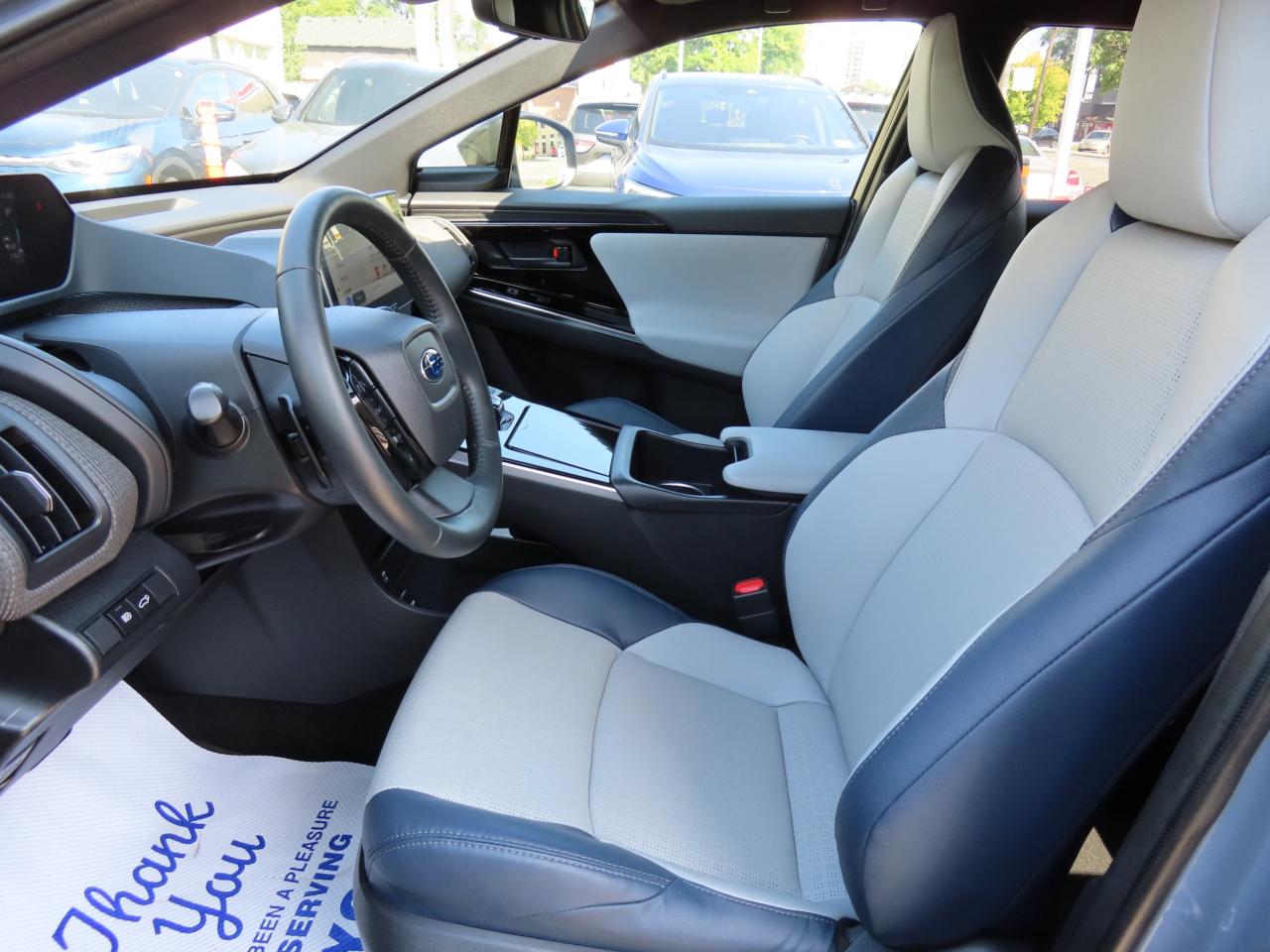 2023 Subaru Solterra W/LUXURY PACKAGE AWD - LEATHER - LOW KMS !! Photo