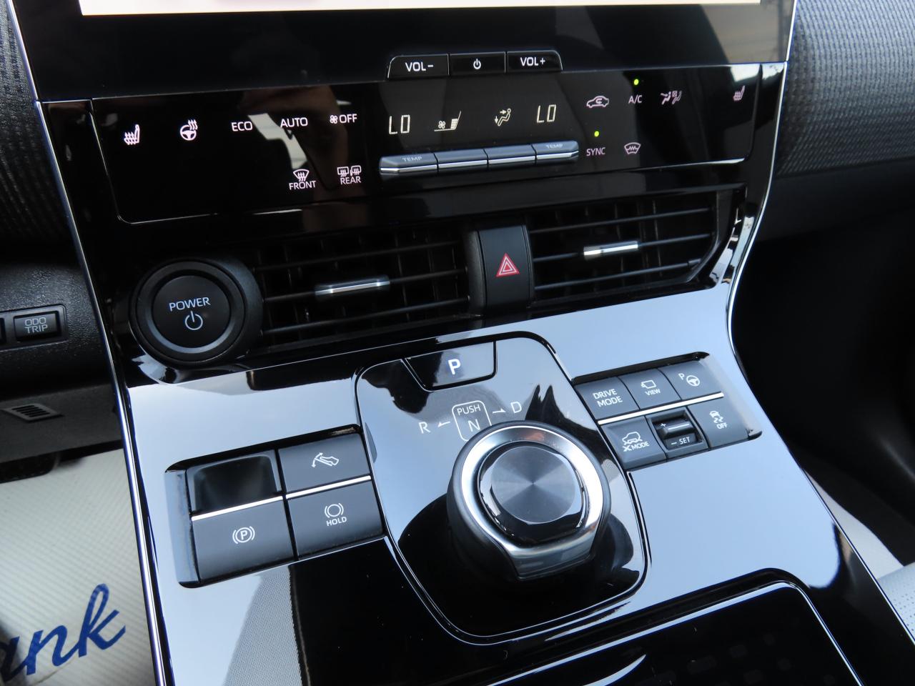 2023 Subaru Solterra W/LUXURY PACKAGE AWD - LEATHER - LOW KMS !! Photo