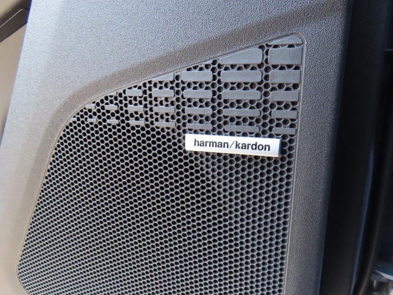 2023 Subaru Solterra W/LUXURY PACKAGE AWD - LEATHER - LOW KMS !! Photo