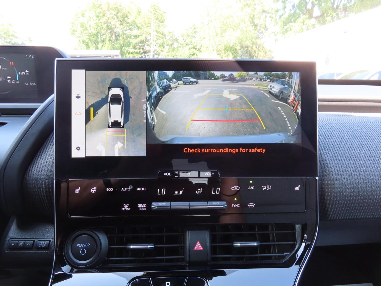 2023 Subaru Solterra W/LUXURY PACKAGE AWD - LEATHER - LOW KMS !! Photo