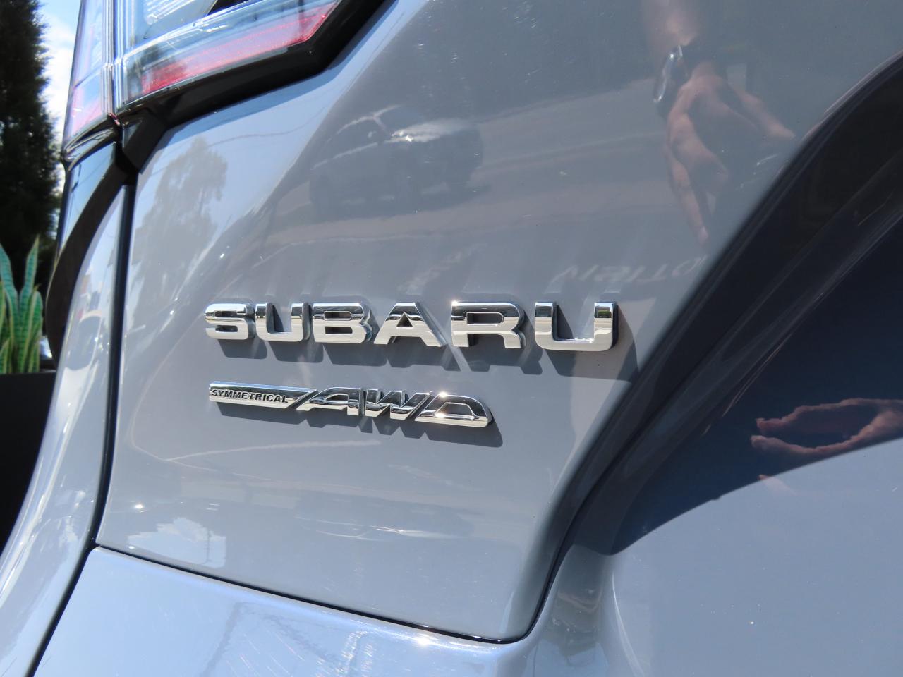 2023 Subaru Solterra W/LUXURY PACKAGE AWD - LEATHER - LOW KMS !! Photo