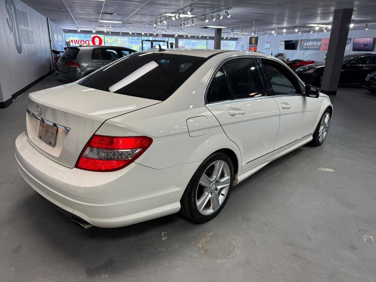 2010 Mercedes-Benz C-Class 4dr Sdn C 300 RWD Photo2