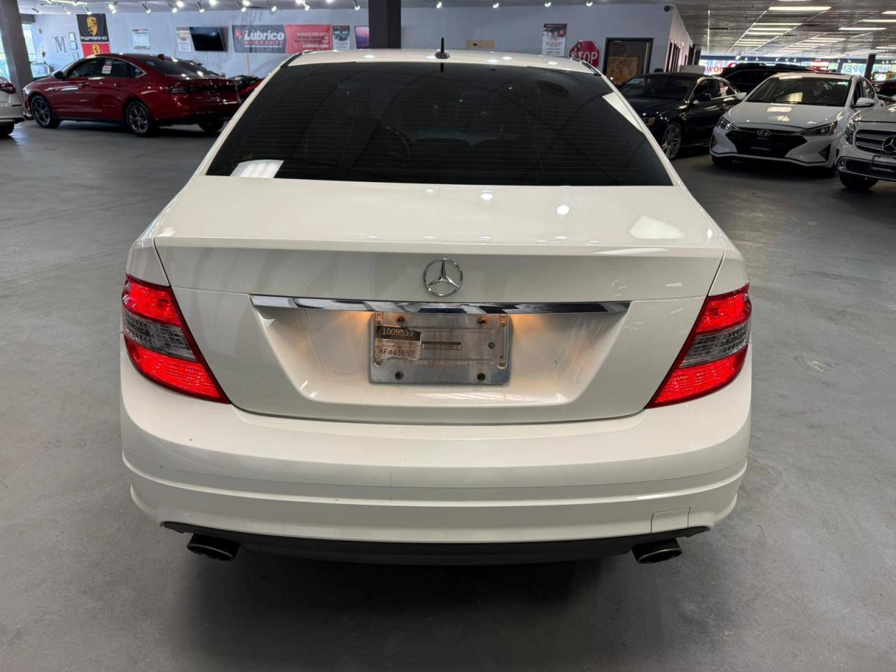 2010 Mercedes-Benz C-Class 4dr Sdn C 300 RWD Photo3