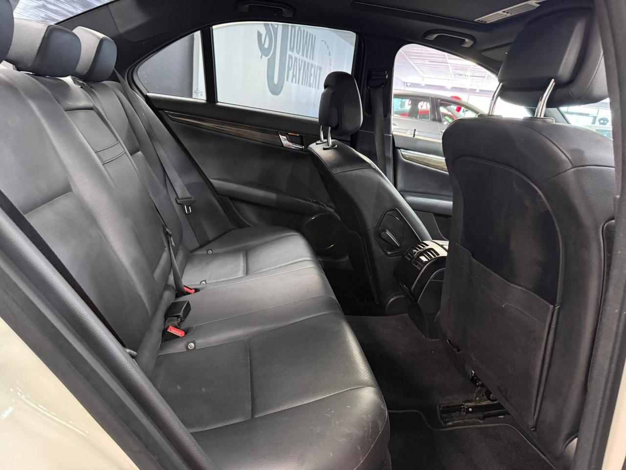 2010 Mercedes-Benz C-Class 4dr Sdn C 300 RWD Photo