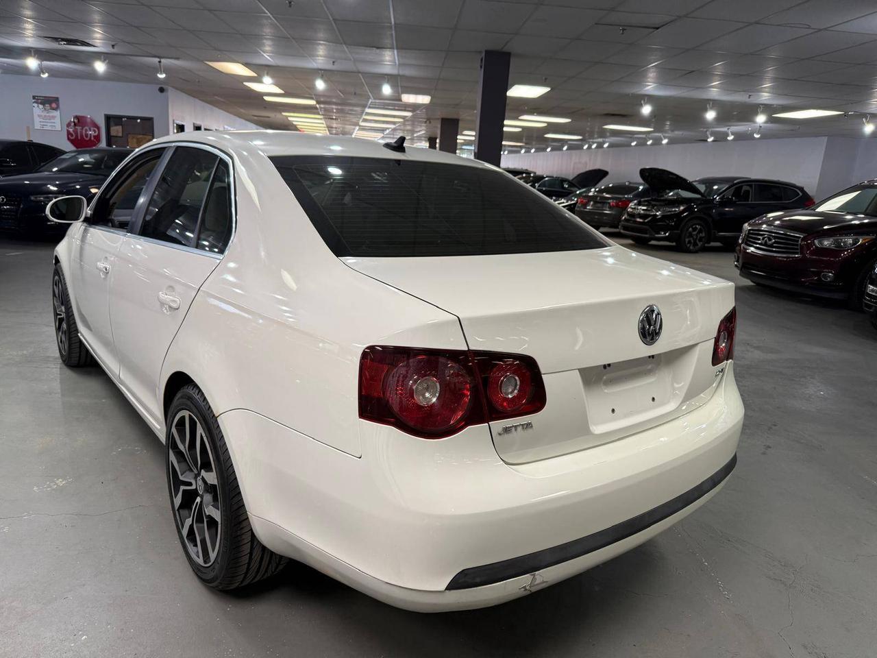 2010 Volkswagen Jetta 4dr 2.0T TSI Highline, $60 WEEKLY PYMNT Photo