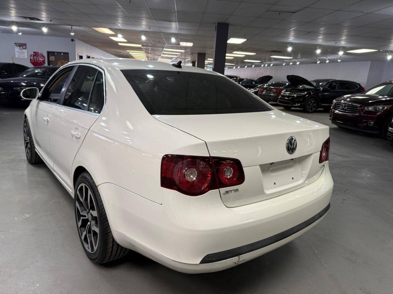 2010 Volkswagen Jetta 4dr 2.0T TSI Man Highline, $60 WEEKLY PYMNT Photo4