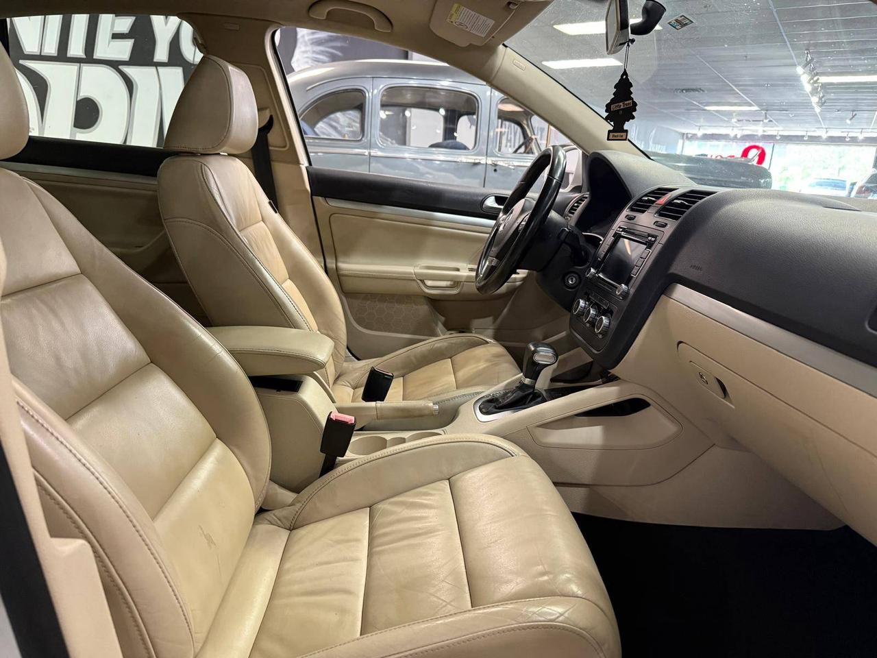 2010 Volkswagen Jetta 4dr 2.0T TSI Highline, $60 WEEKLY PYMNT Photo