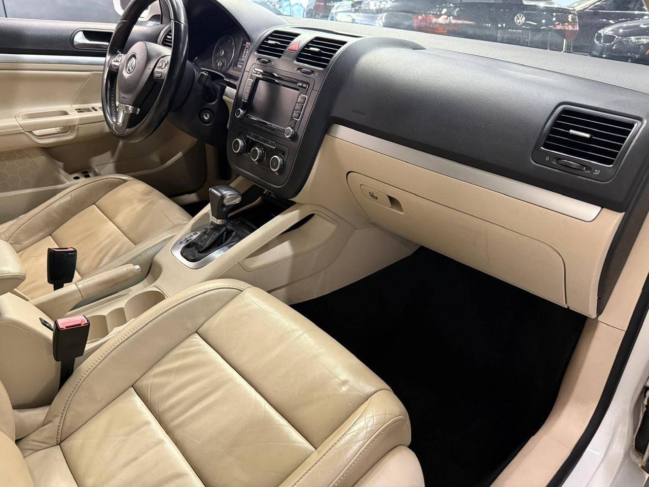 2010 Volkswagen Jetta 4dr 2.0T TSI Highline, $60 WEEKLY PYMNT Photo