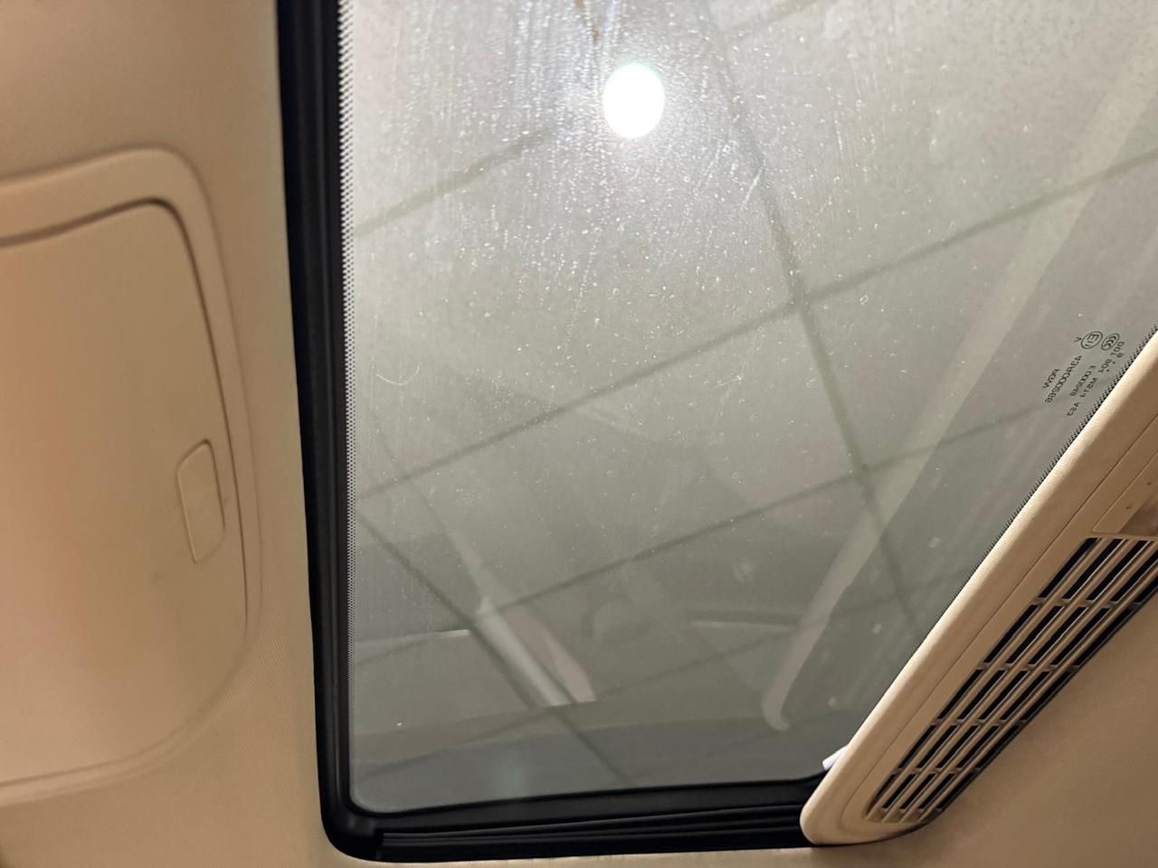 2010 Volkswagen Jetta 4dr 2.0T TSI Highline, $60 WEEKLY PYMNT Photo