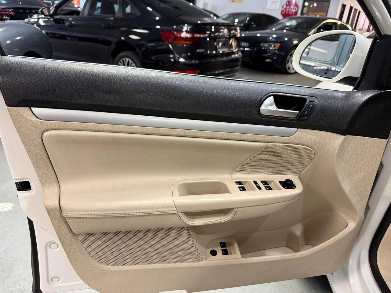 2010 Volkswagen Jetta 4dr 2.0T TSI Highline, $60 WEEKLY PYMNT Photo