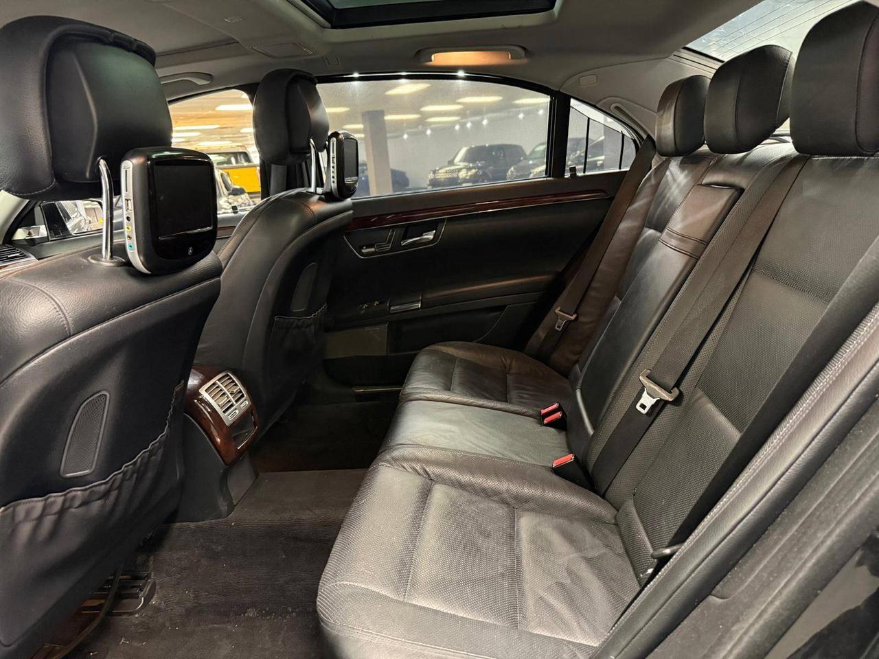 2012 Mercedes-Benz S-Class 4dr Sdn S 550 4MATIC LWB Photo